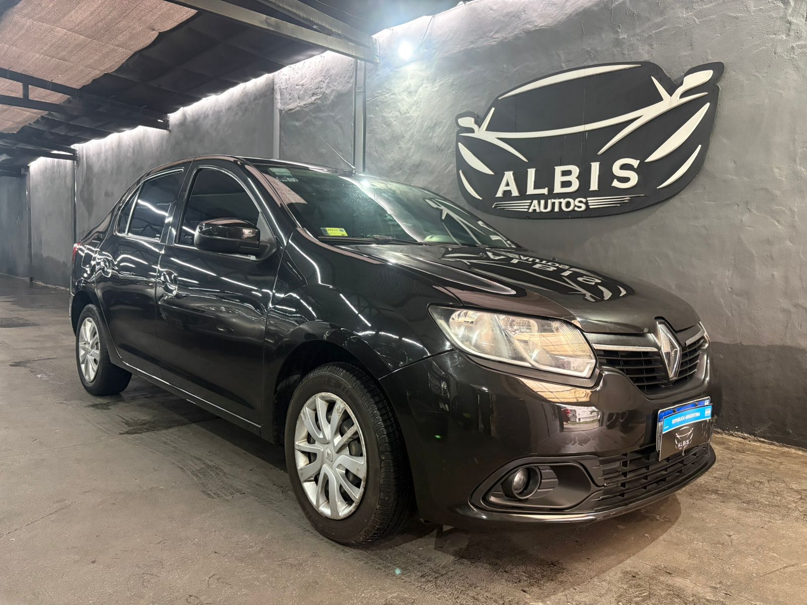 RENAULT LOGAN EXPRESSION 2018 usado en Albis Autos